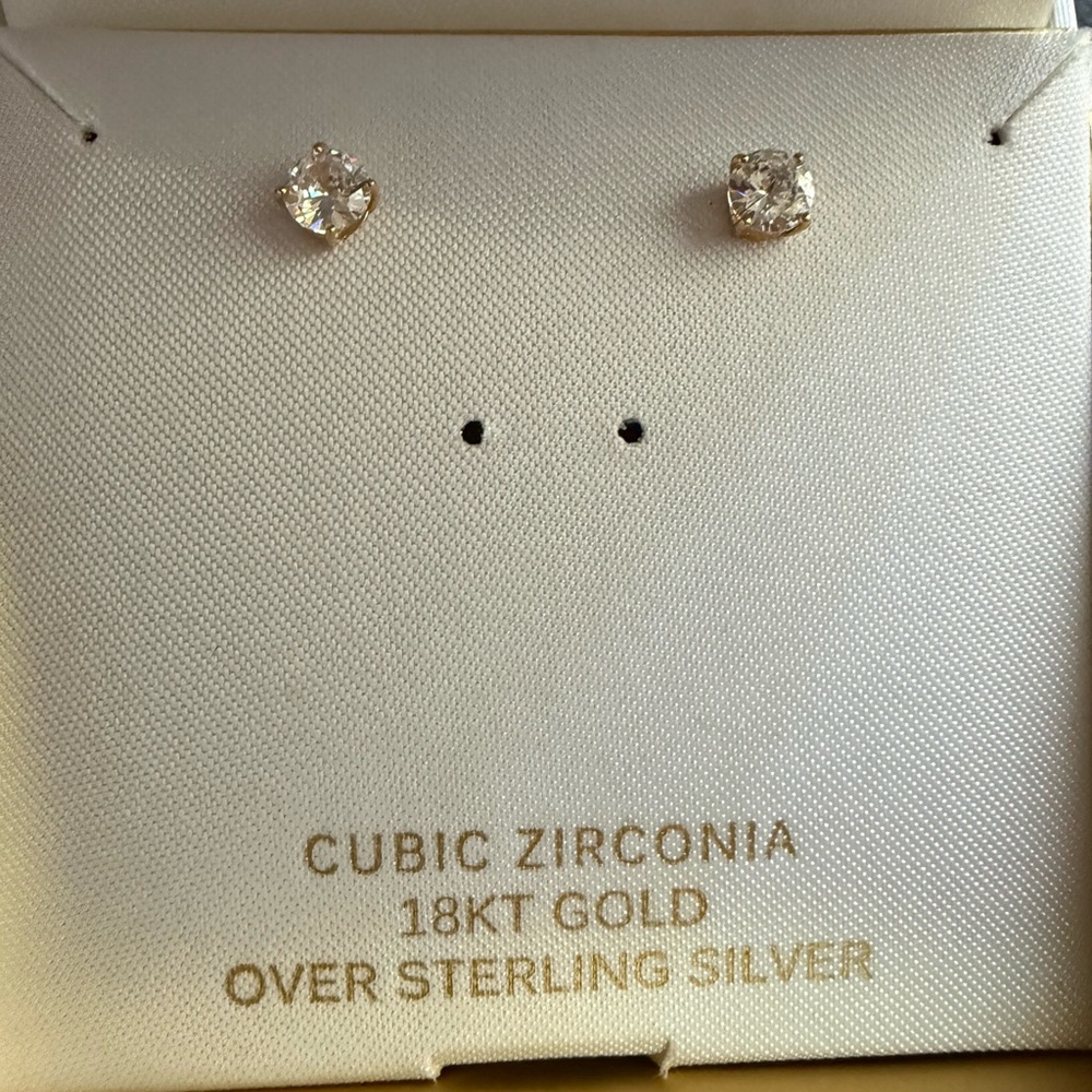 Primrose NEW 18k Gold-Plated Sterling Silver Non-tarnish Stud CZ Earrings w/ Box